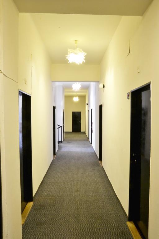 Hotel Posta Benesov  Buitenkant foto